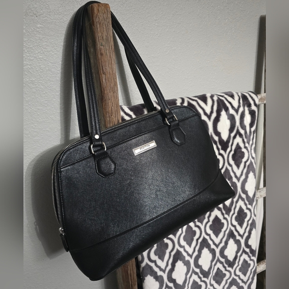 Kenneth Cole Reaction purse - Picture 1 of 9